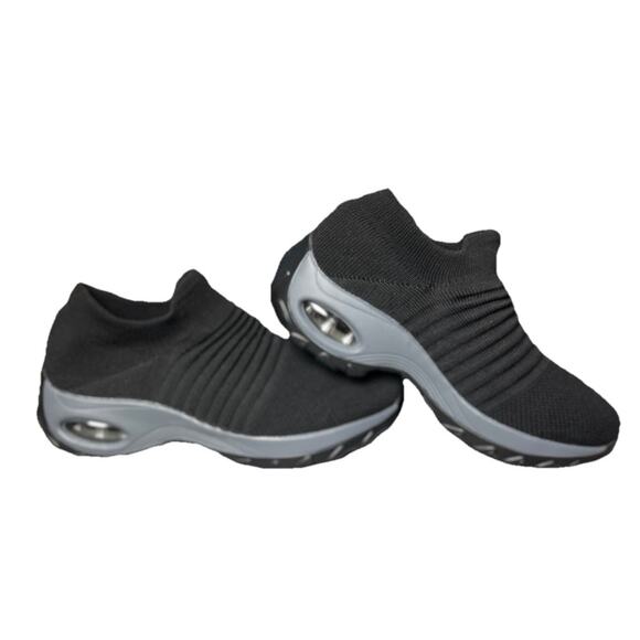 Hypersoft Hyperboost Black Sneakers- European Size 40- Women U.S Size 9-9.5 - Picture 1 of 7
